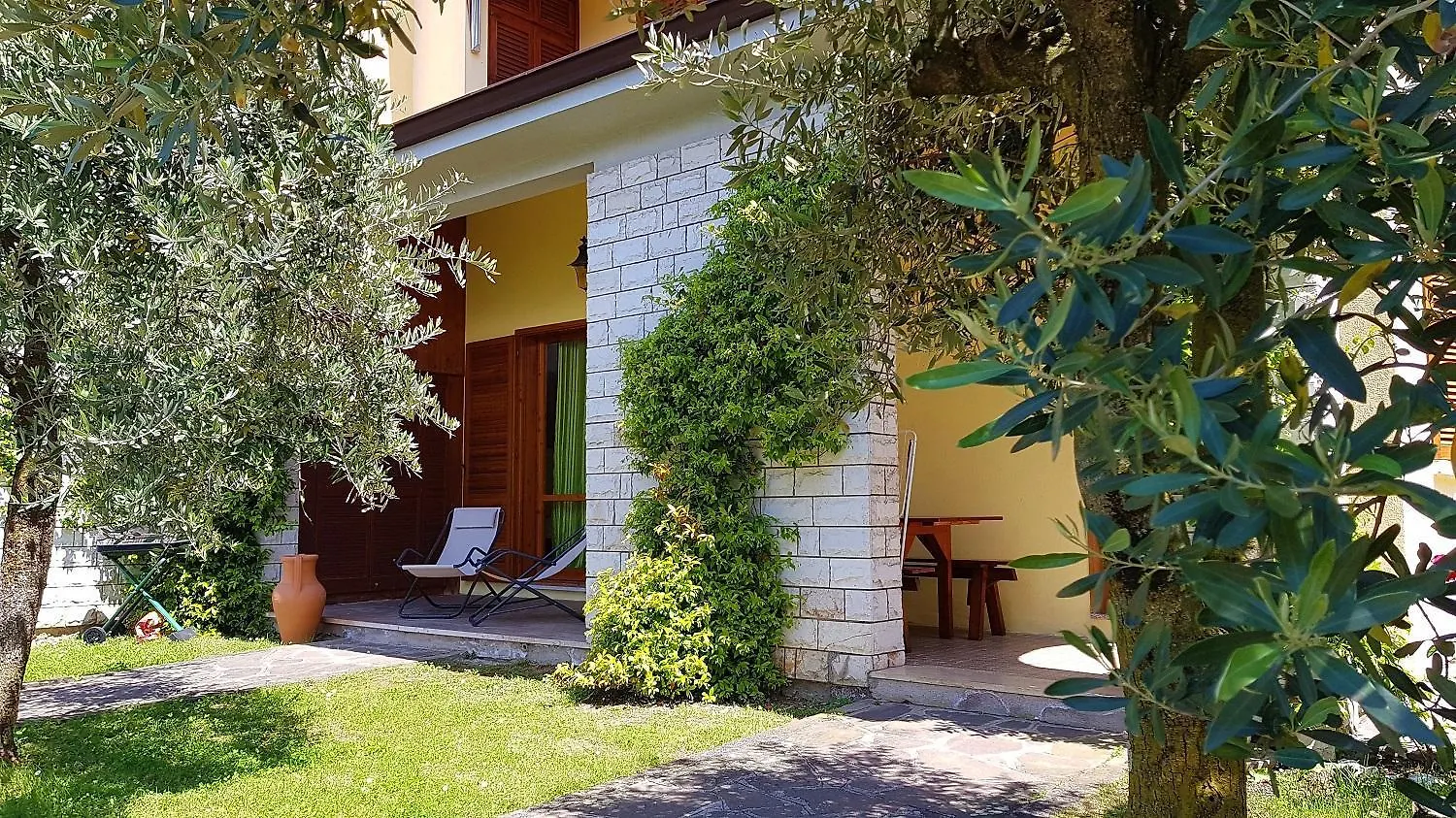 מאלצ'סינה Ferienwohnung Cesare By Facchinelli - Lux 0*,